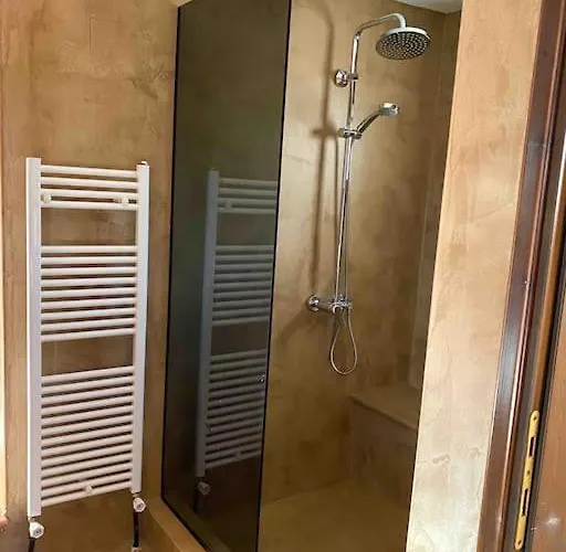 The In The Trees בית נופש טסגרדה